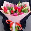 Видео обзор букета Весна на ладонях - букет из разноцветных тюльпанов